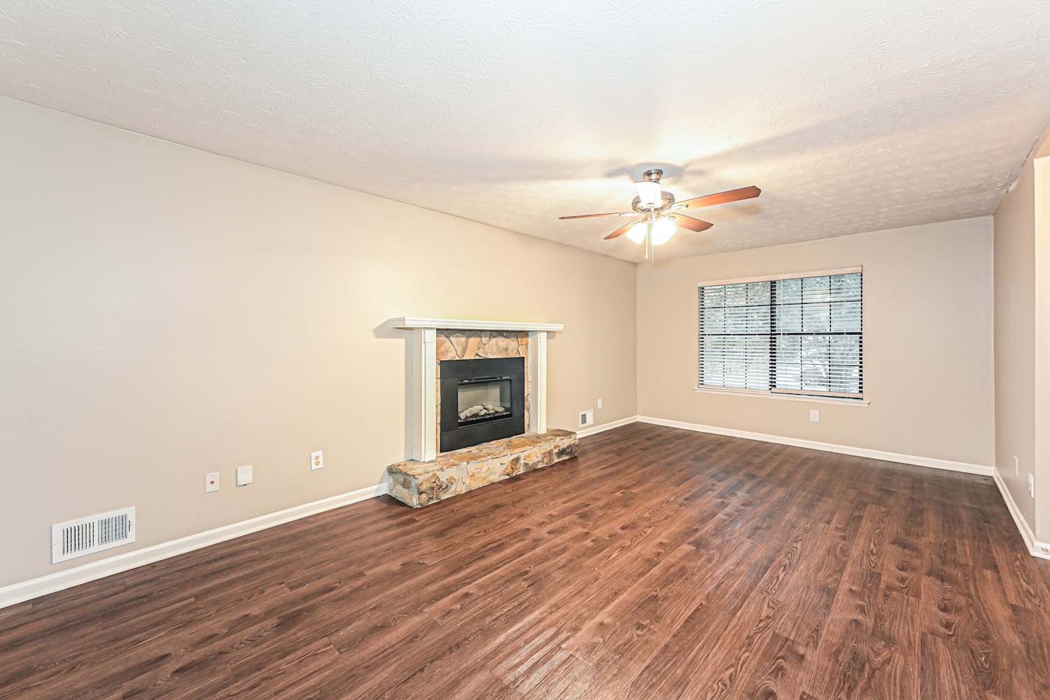 297 Phoenix Dr, Lawrenceville photo 9