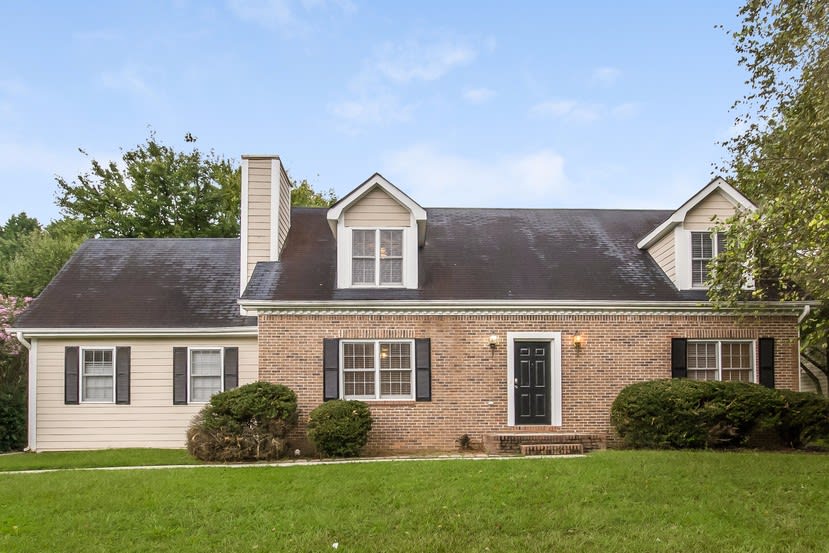 Front of 2975 Summit Point Ct, Snellville, GA