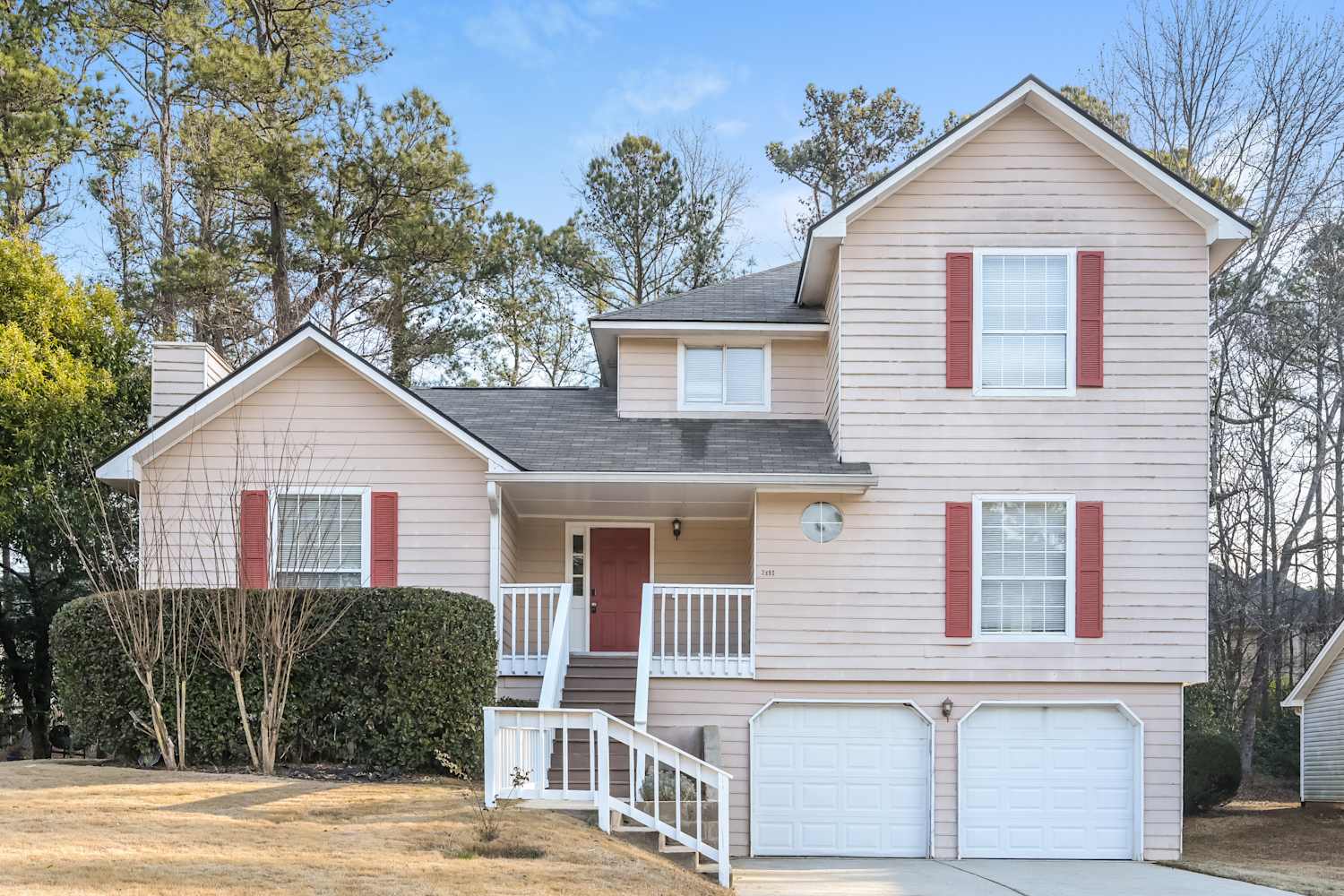 Front of 2990 Trotters Pointe Dr, Snellville, GA