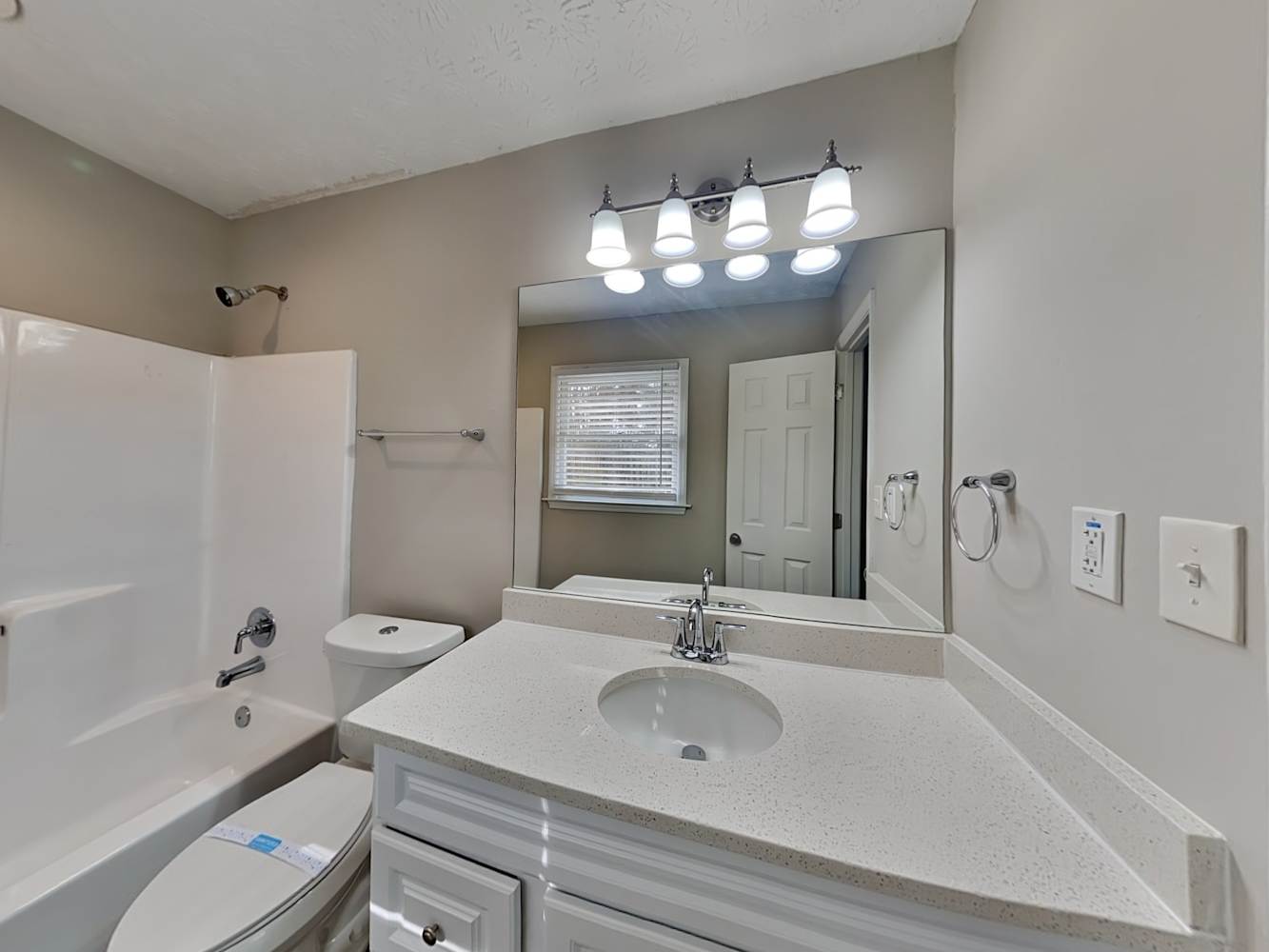 300 E Country Woods Dr, Covington photo 10