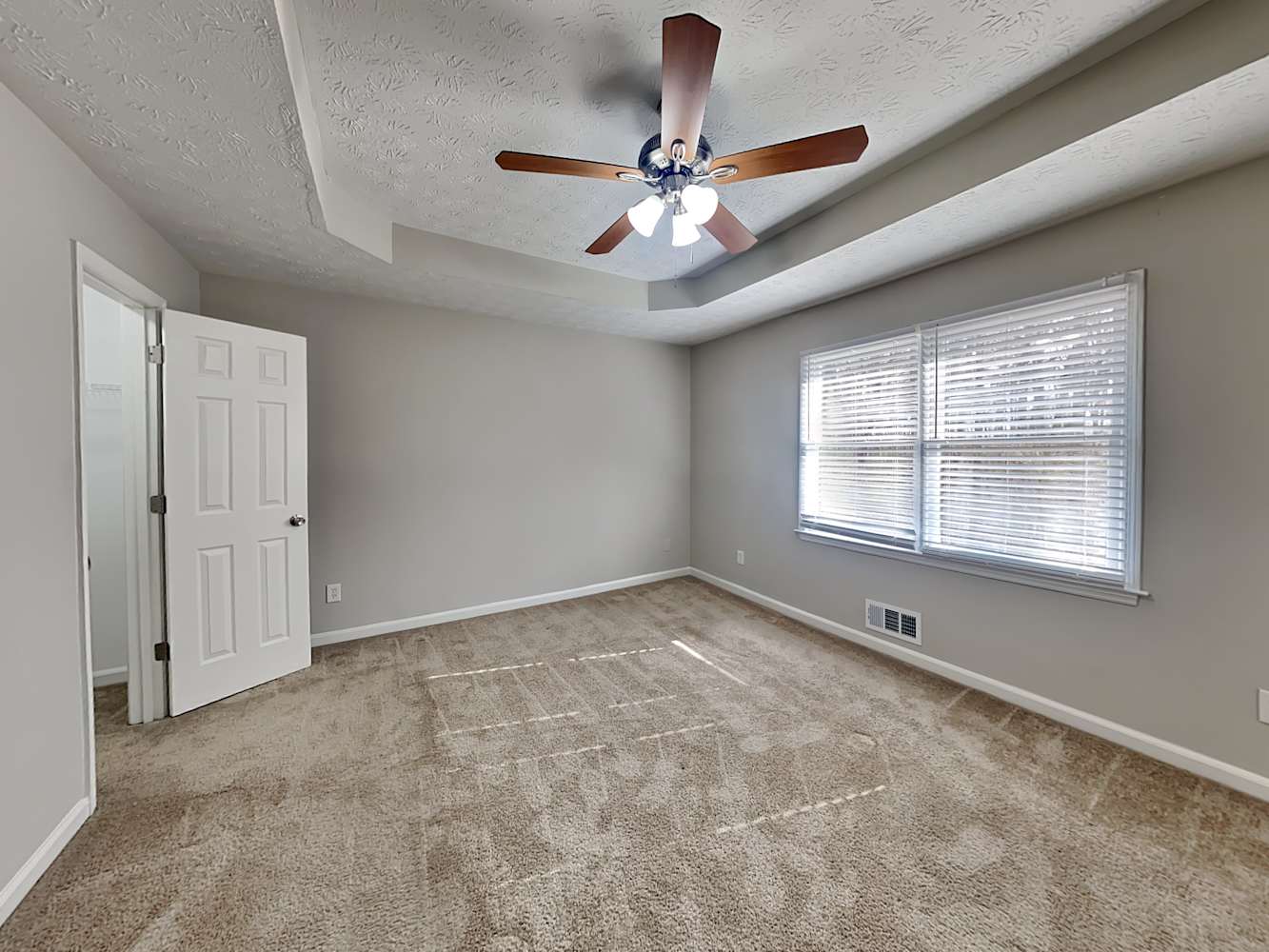 300 E Country Woods Dr, Covington photo 9
