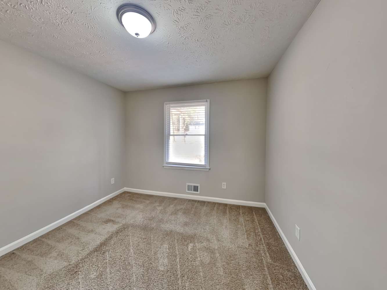 300 E Country Woods Dr, Covington photo 13