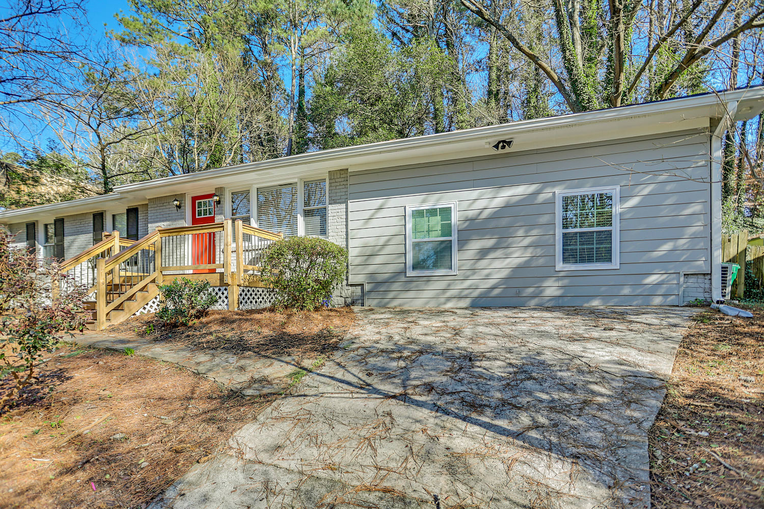 Front of 3003 Orion Dr, Decatur, GA