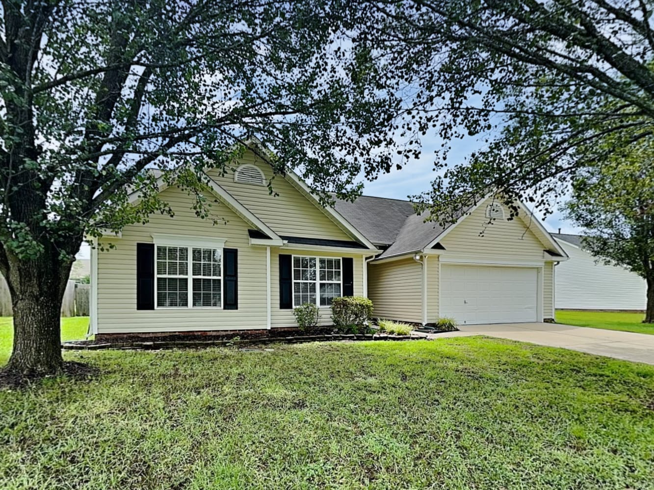 Front of 3012 Trellis Ln, Monroe, NC