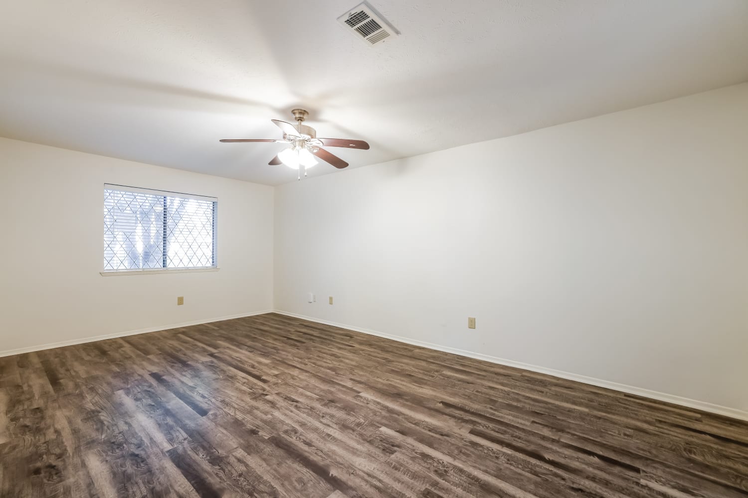3018 Falling Brook Dr, Kingwood photo 11