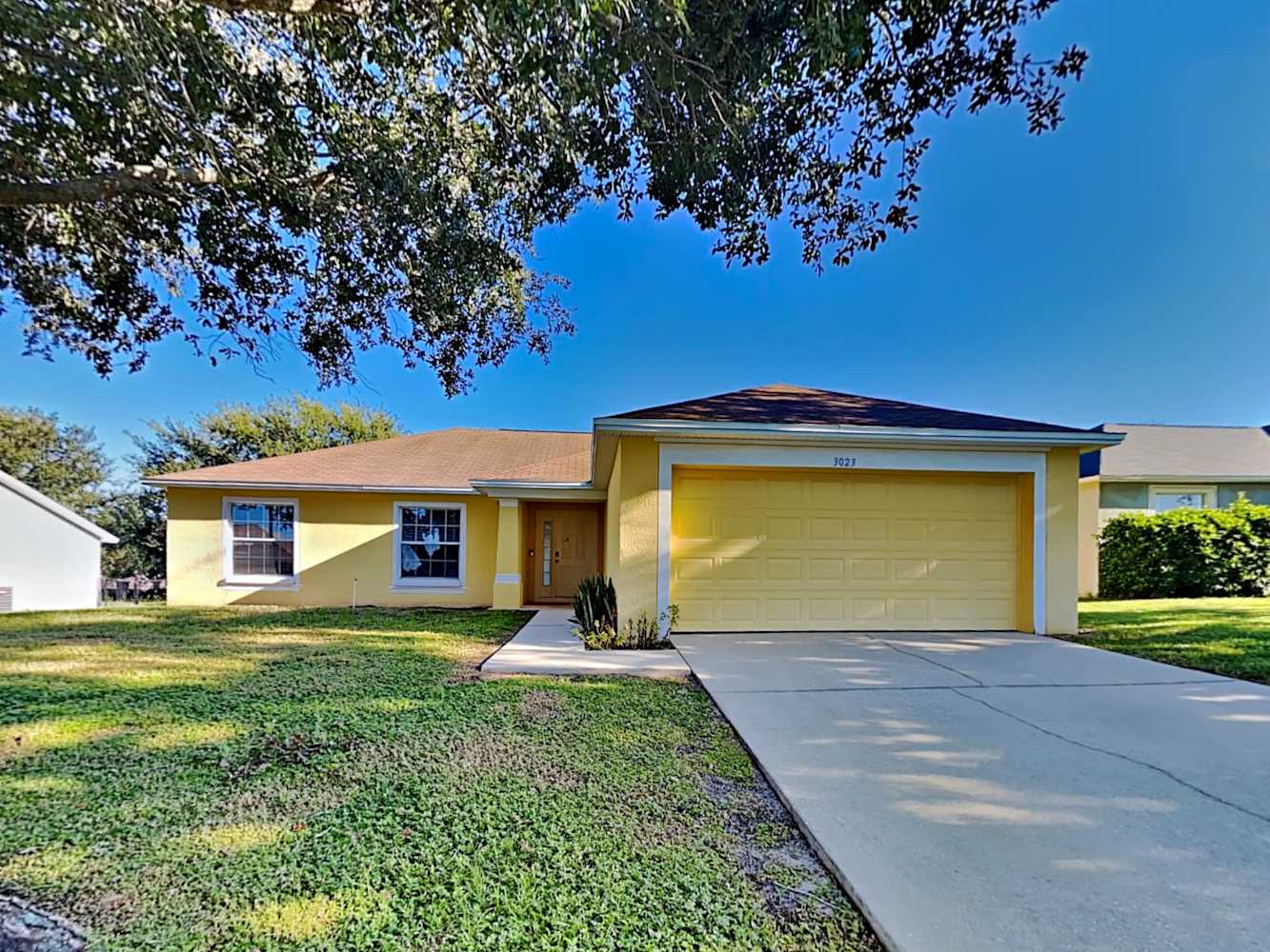 Front of 3023 Wentworth Pl, Lakeland, FL