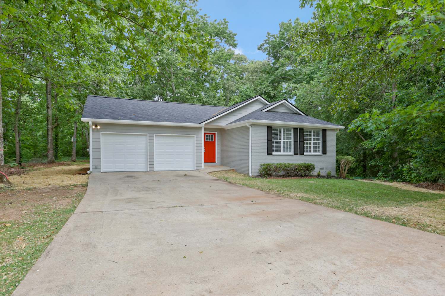 Front of 3024 Hope Ct, Douglasville, GA