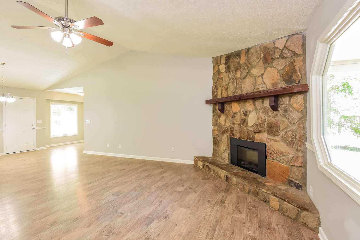 303 Park Sq, Woodstock photo 7