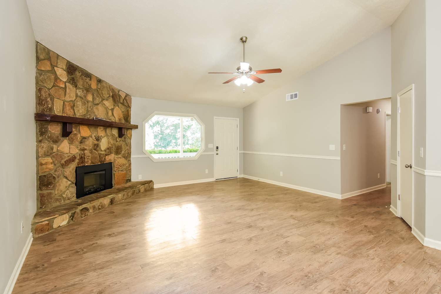 303 Park Sq, Woodstock photo 8