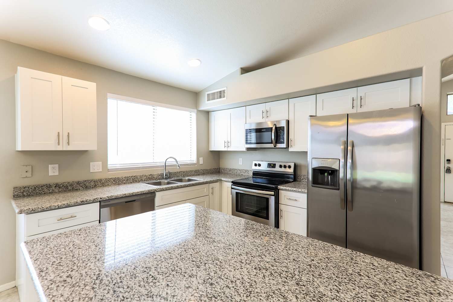 3034 E Captain Dreyfus Ave, Phoenix photo 8