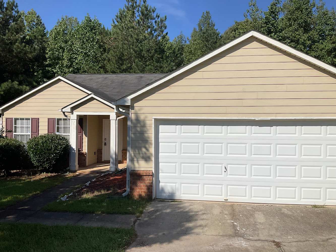 Front of 3035 Pebble Creek Ln, College Park, GA