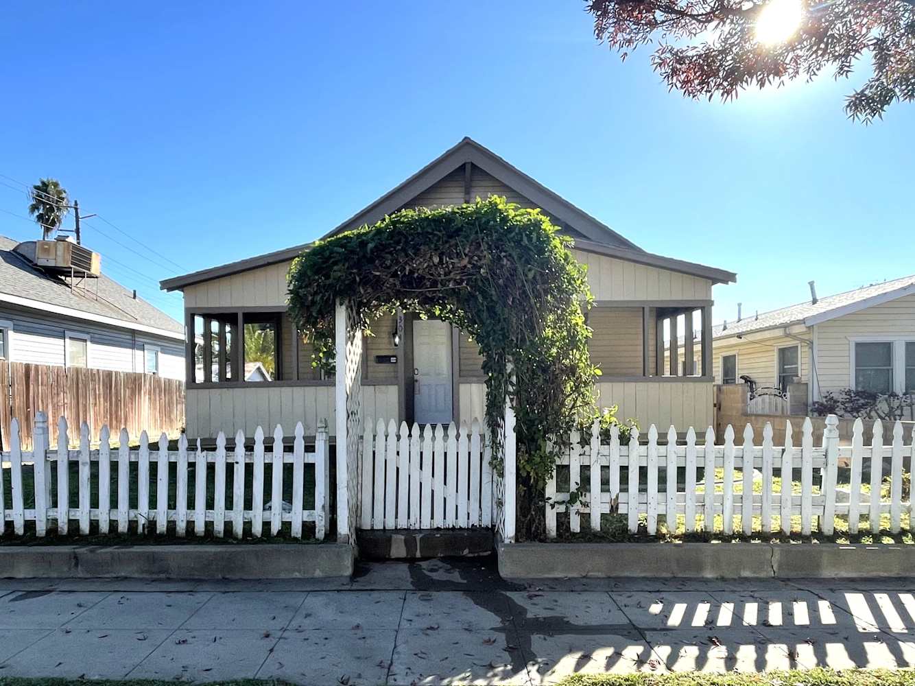 Front of 304 W 2nd St, San Dimas, CA