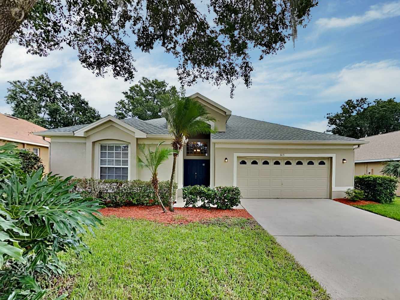 Front of 305 Englenook Dr, Debary, FL