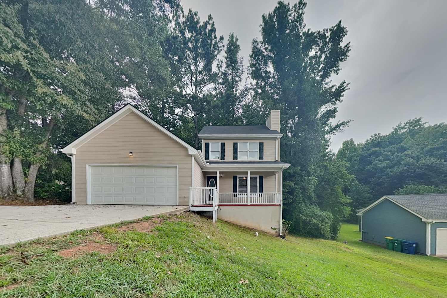 Front of 305 Mary Alice Dr, Winder, GA