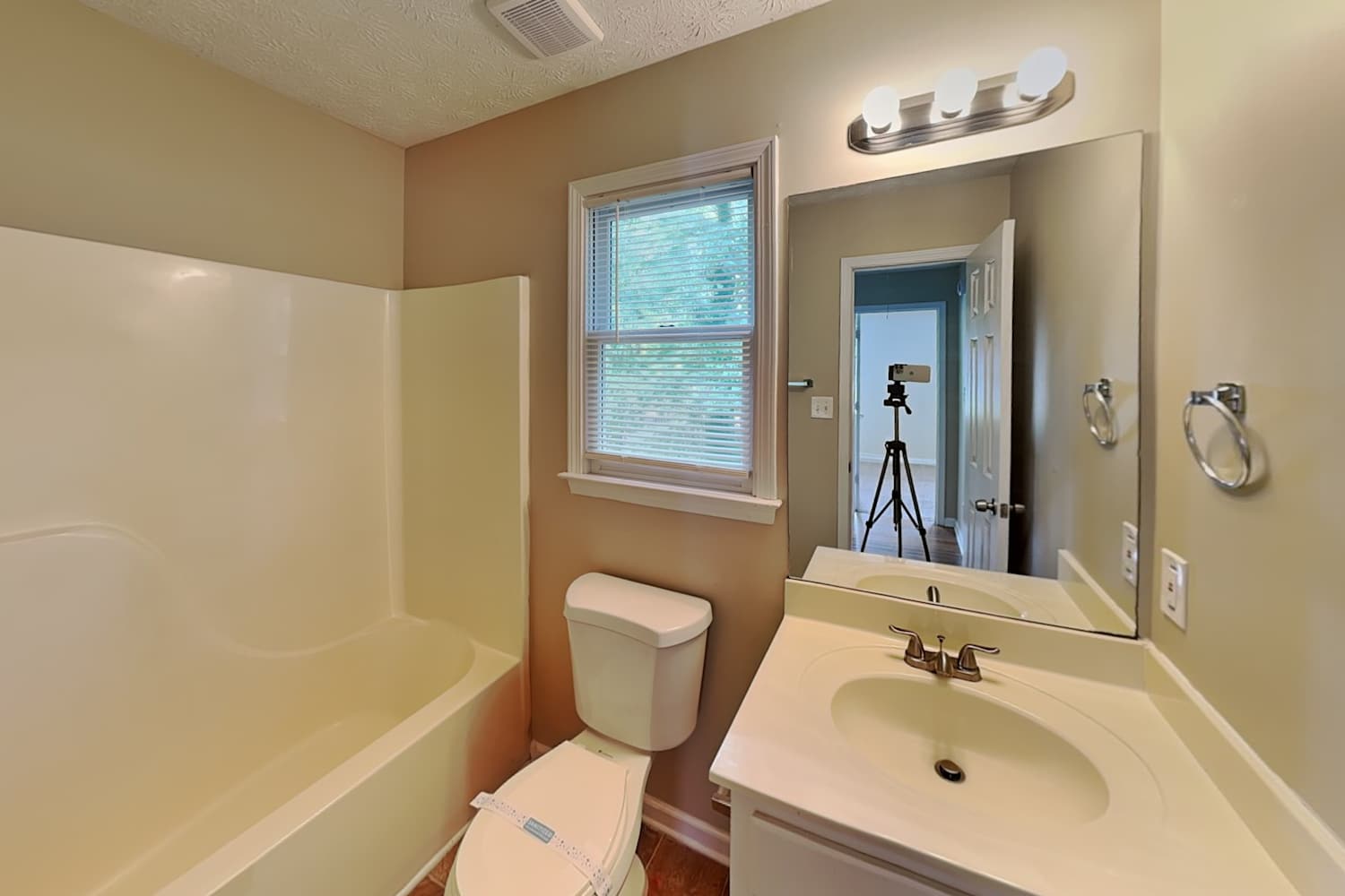 305 Mary Alice Dr, Winder photo 17