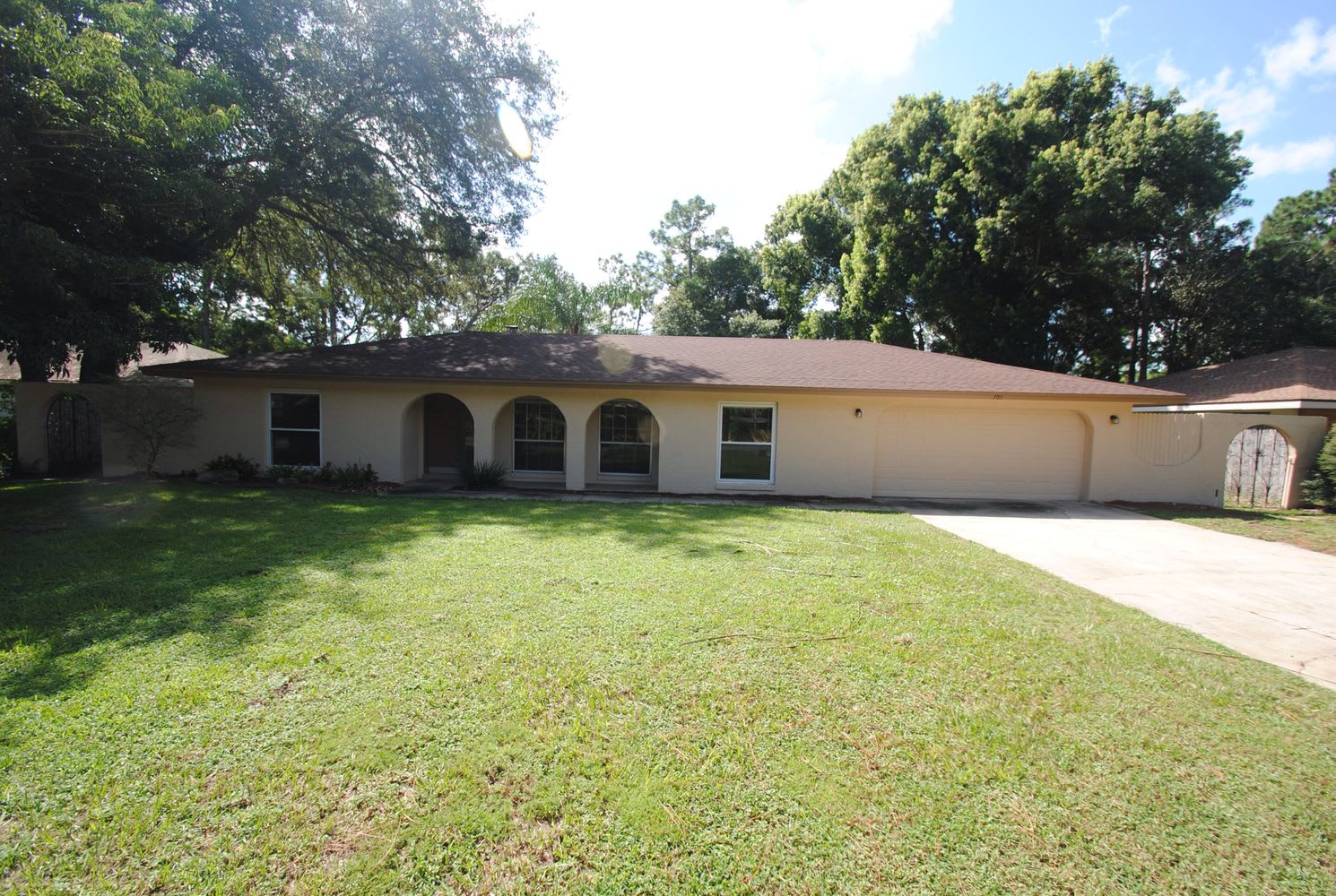 Front of 305 Raven Rock Ln, Longwood, FL