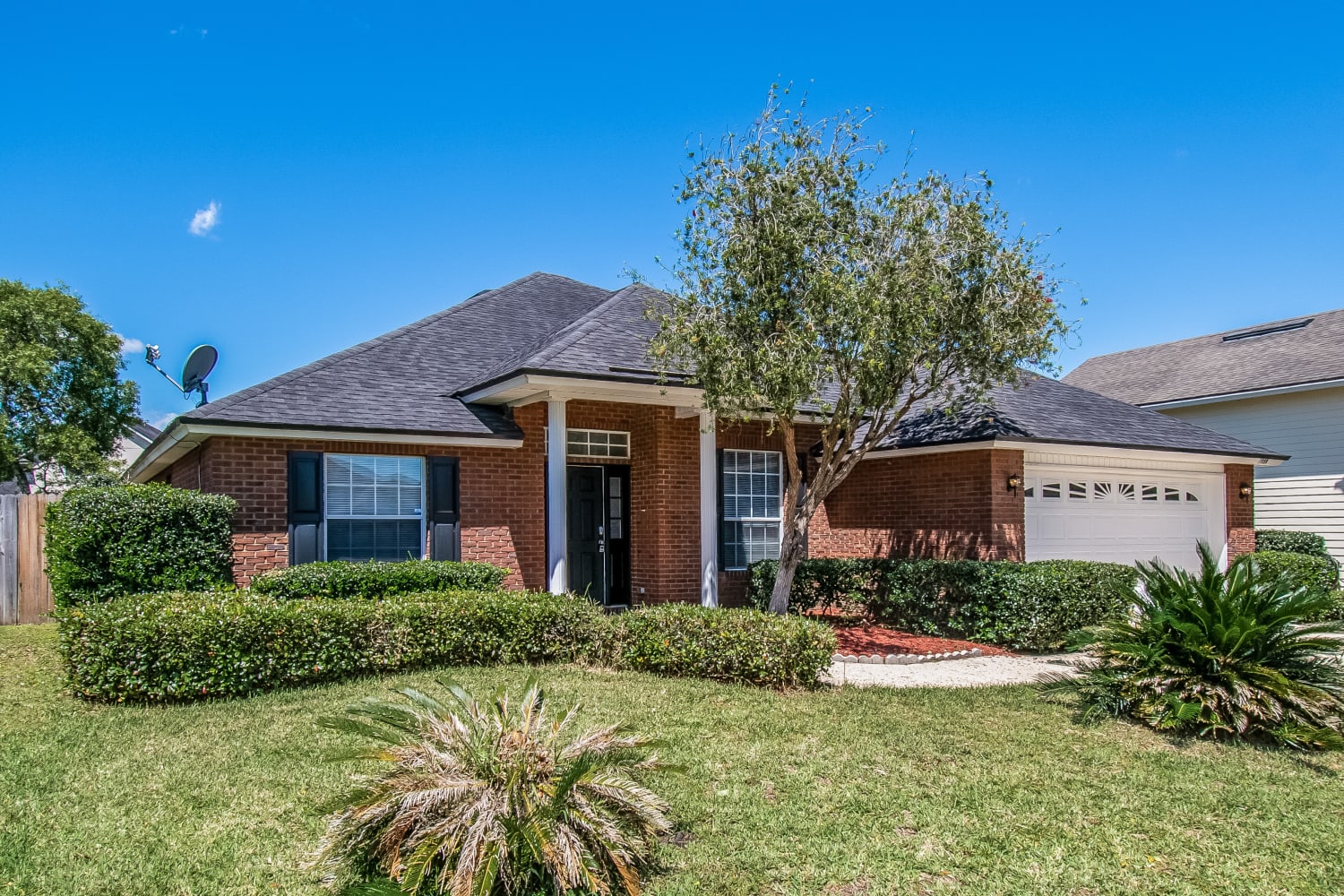 Front of 3059 Tower Oaks Dr, Orange Park, FL