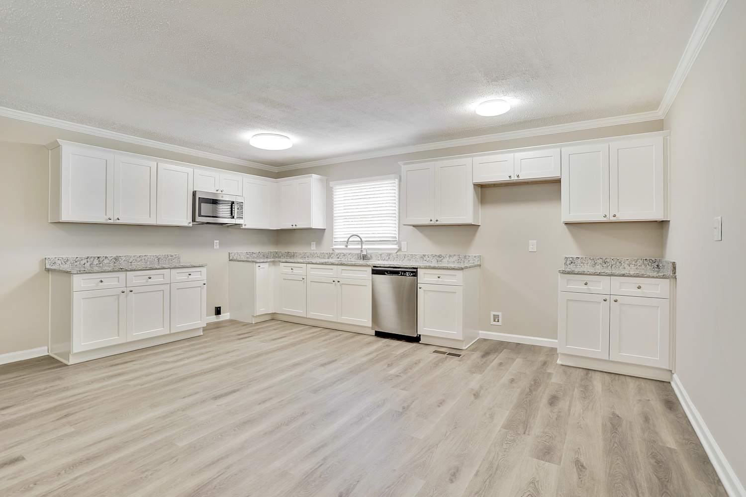 3074 Boulder Way, East Point photo 9