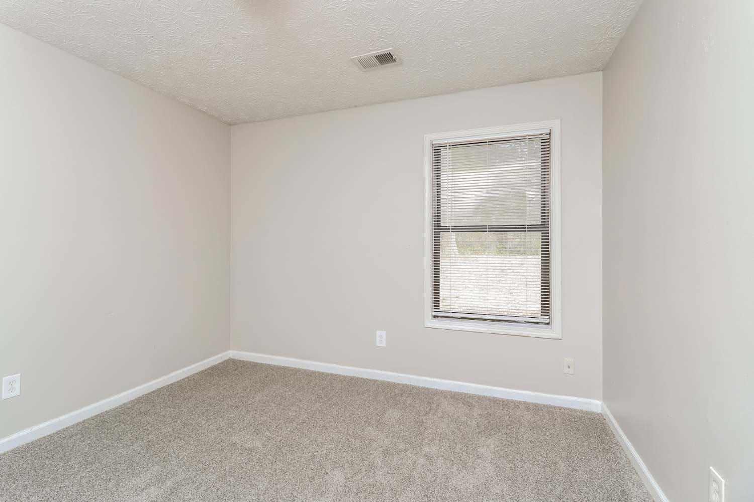 3085 Palomino Dr, Powder Springs photo 12