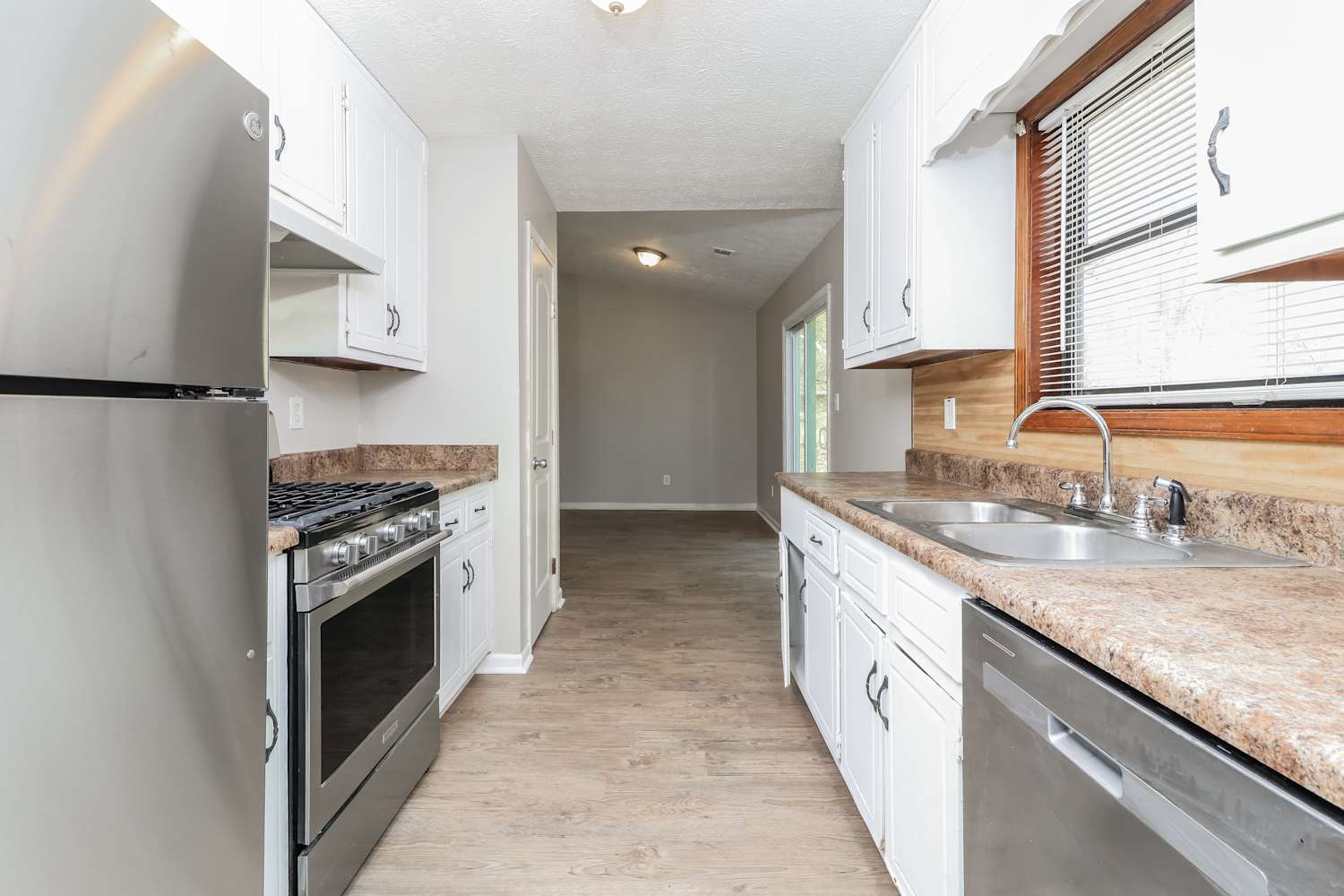 3085 Palomino Dr, Powder Springs photo 9