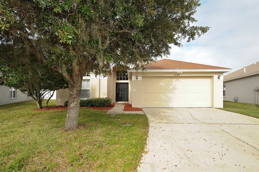 Front of 30939 Burleigh Dr, Wesley Chapel, FL
