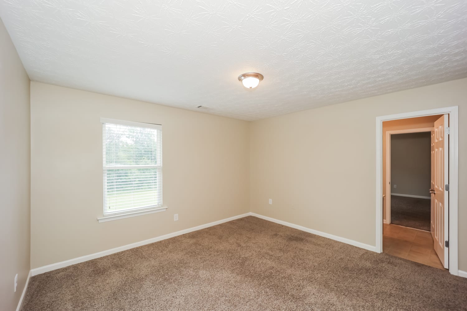 3099 Meadow Point Dr, Snellville photo 14