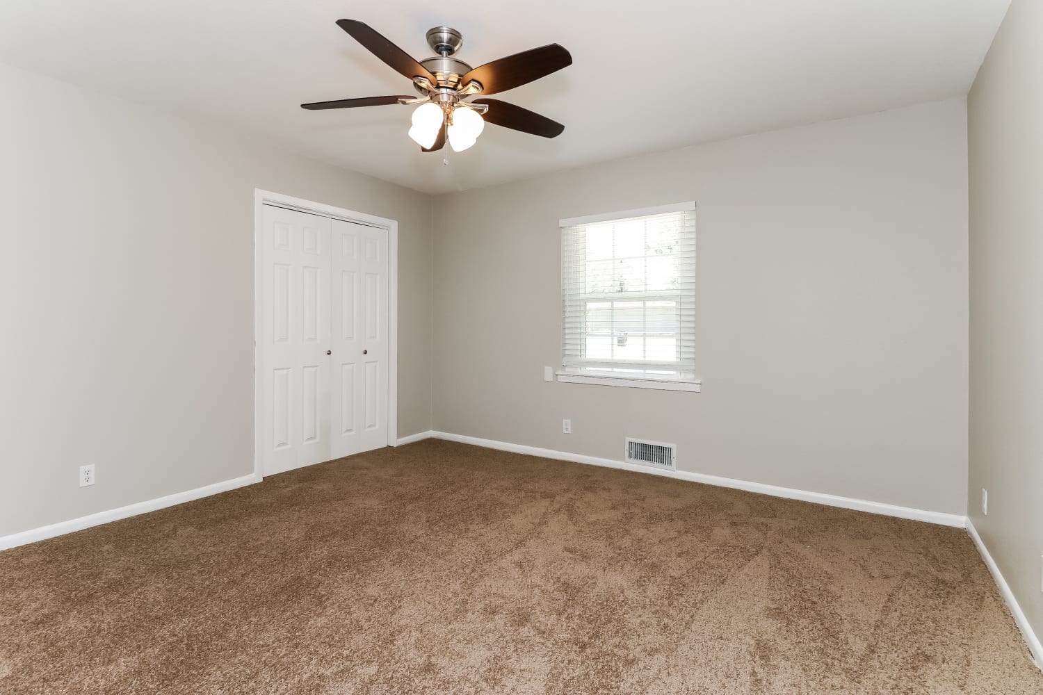310 E Huitt Ln, Euless photo 9
