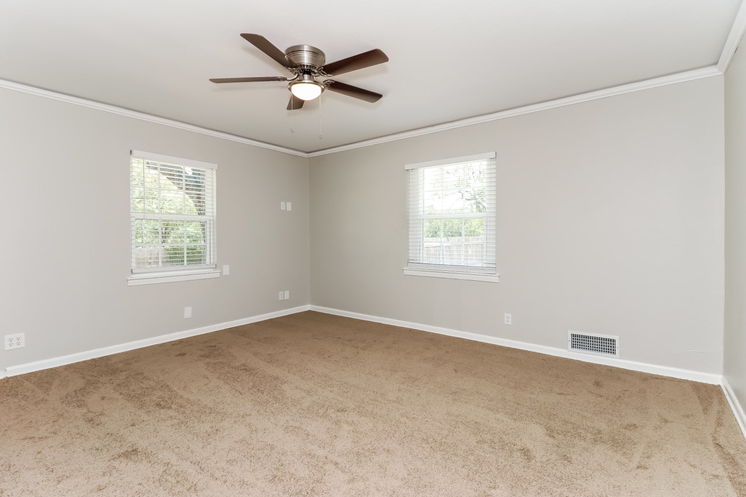 310 E Huitt Ln, Euless photo 10