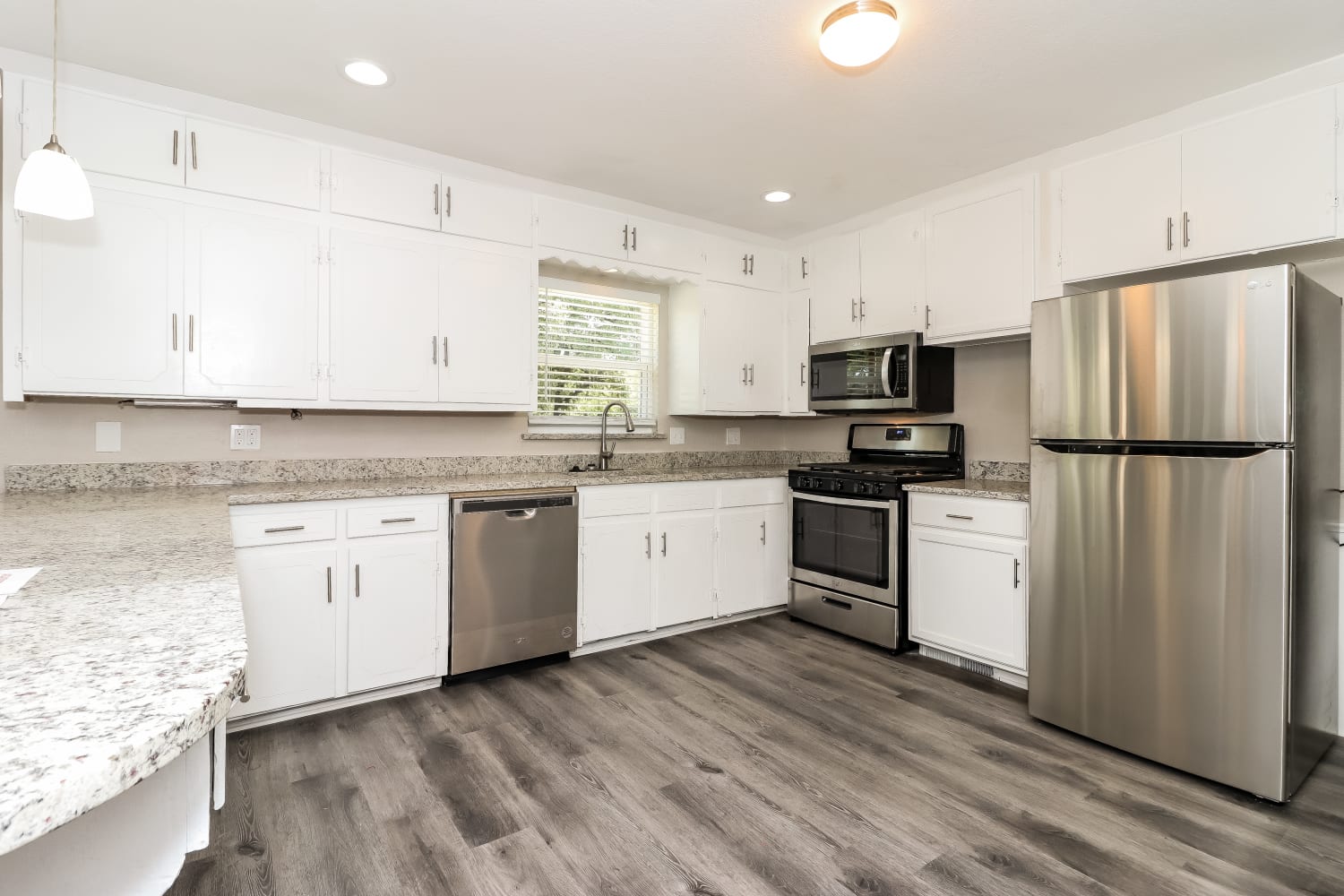 310 E Huitt Ln, Euless photo 6