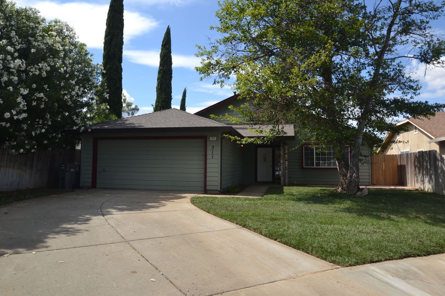 Front of 311 Hampshire Ct, Winters, CA