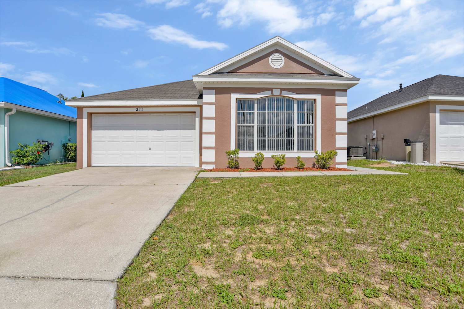 3111 Huntwicke Blvd, Davenport photo 1