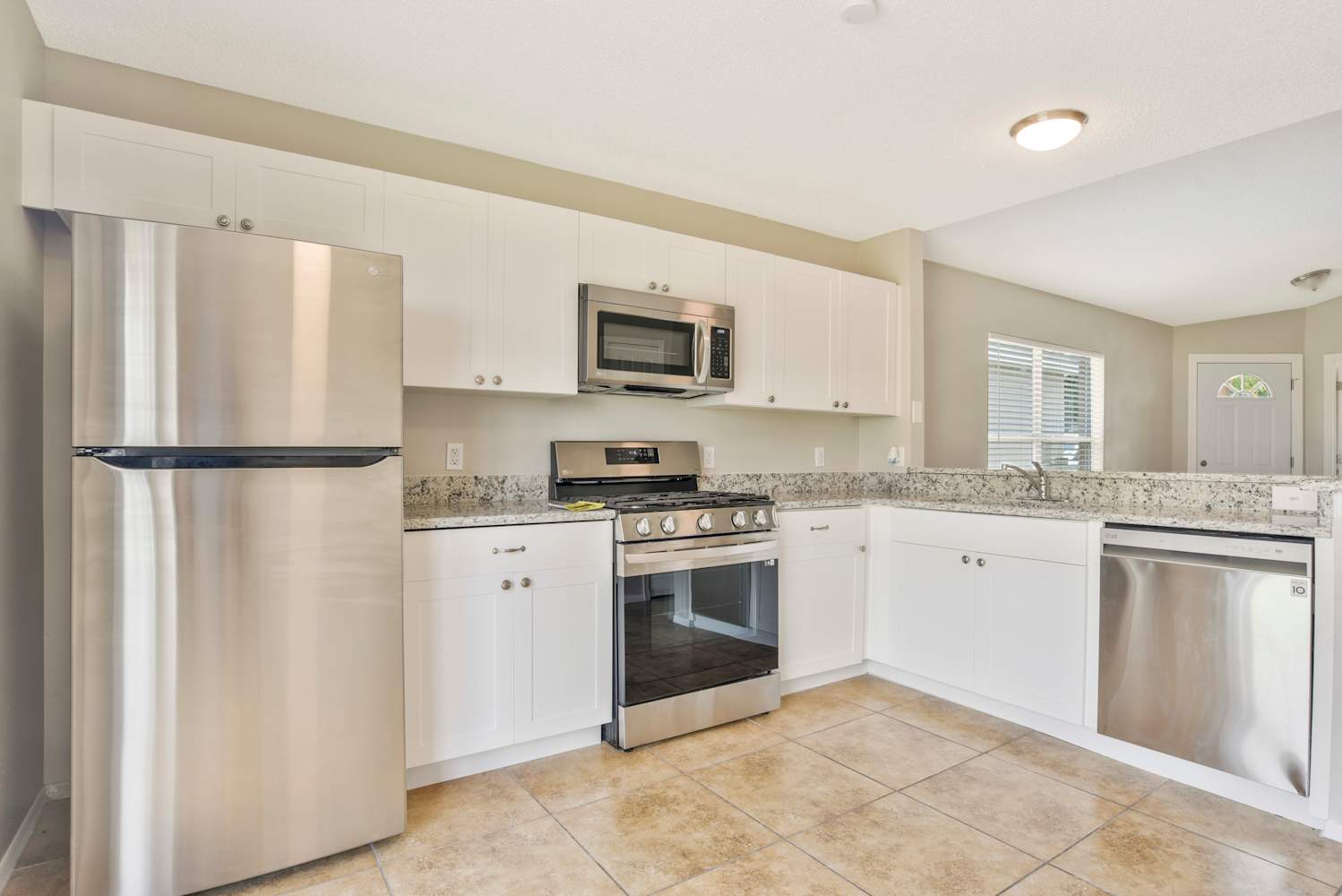 3111 Huntwicke Blvd, Davenport photo 8
