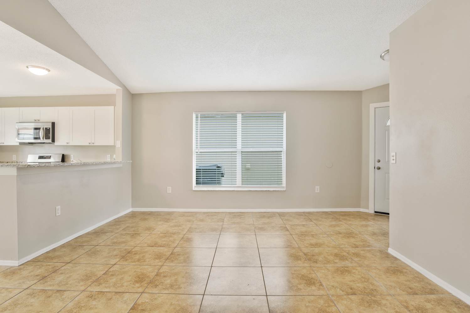 3111 Huntwicke Blvd, Davenport photo 10