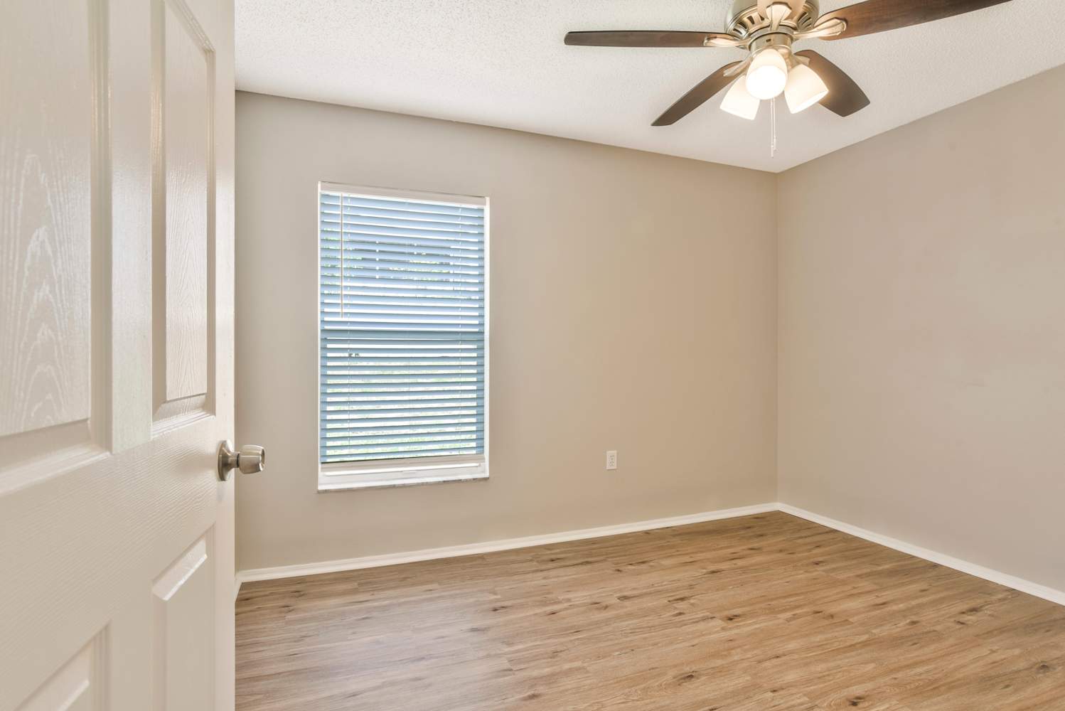 3111 Huntwicke Blvd, Davenport photo 19