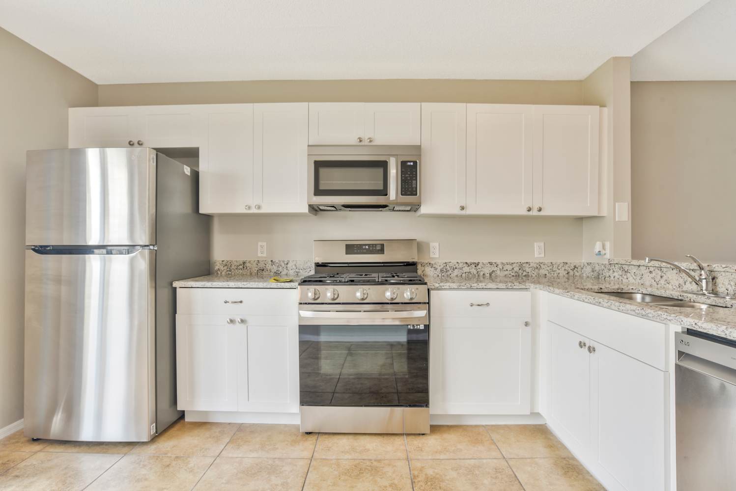 3111 Huntwicke Blvd, Davenport photo 7