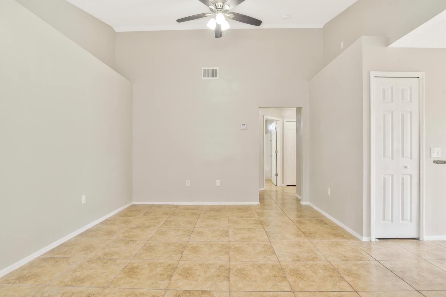 3111 Huntwicke Blvd, Davenport photo 11