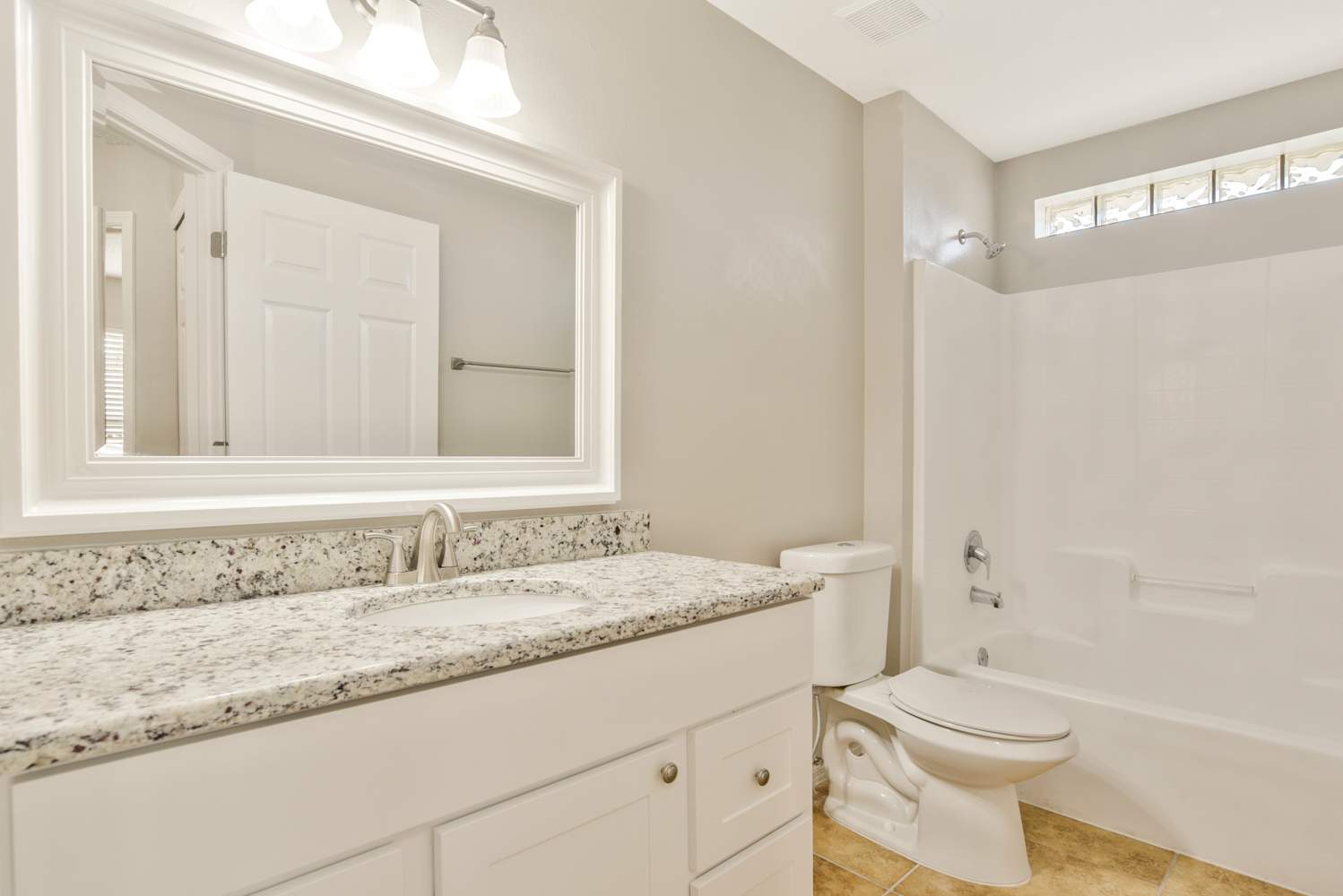 3111 Huntwicke Blvd, Davenport photo 24