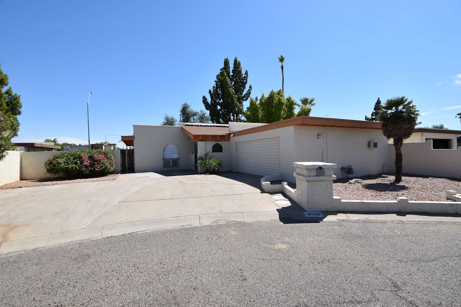 Front of 3115 W Becker Ln, Phoenix, AZ