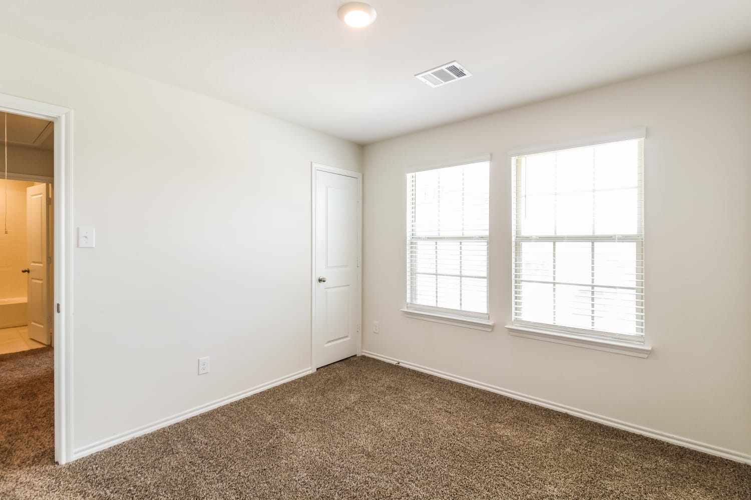 3124 Glazner, Heath photo 9