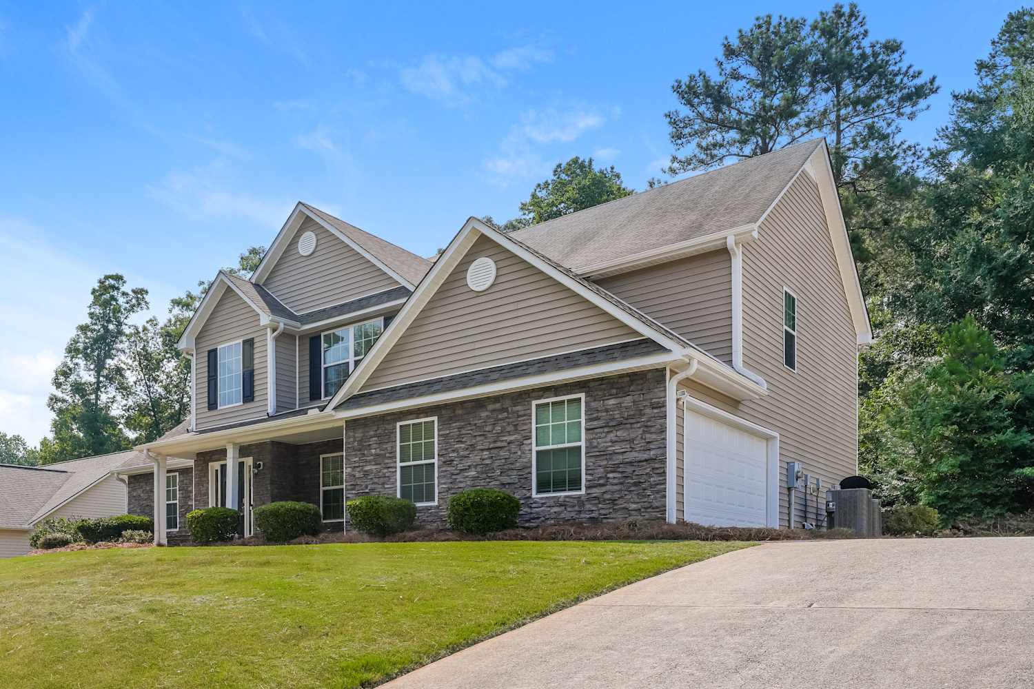 3144 Oak Ridge Ln, Loganville photo 1