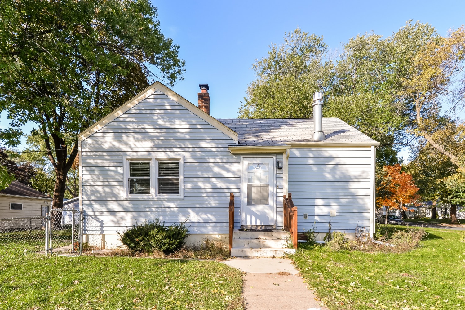 Front of 3156 Jersey Ave S, Saint Louis Park, MN