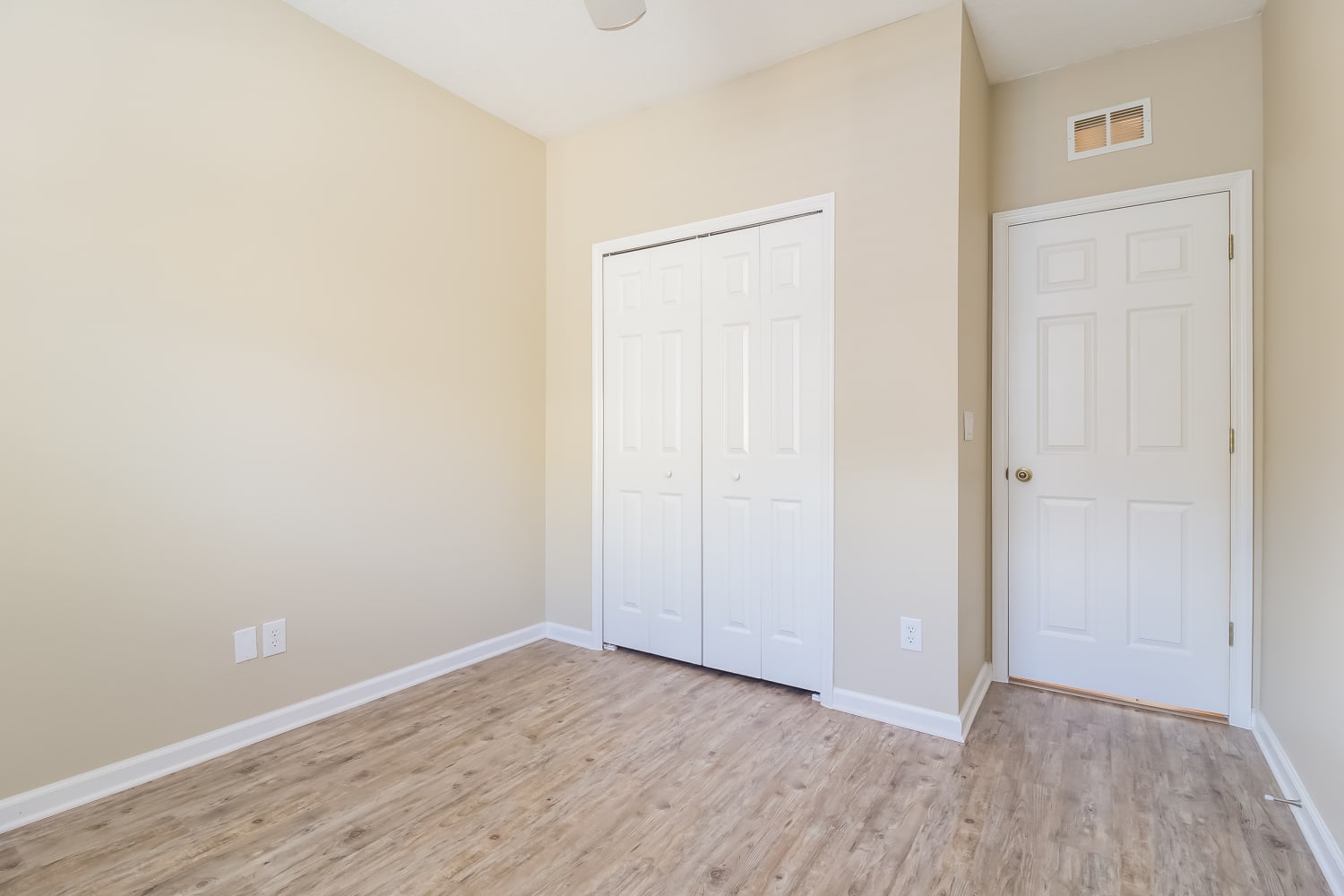 318 Breckenridge Cir SE, Palm Bay photo 8
