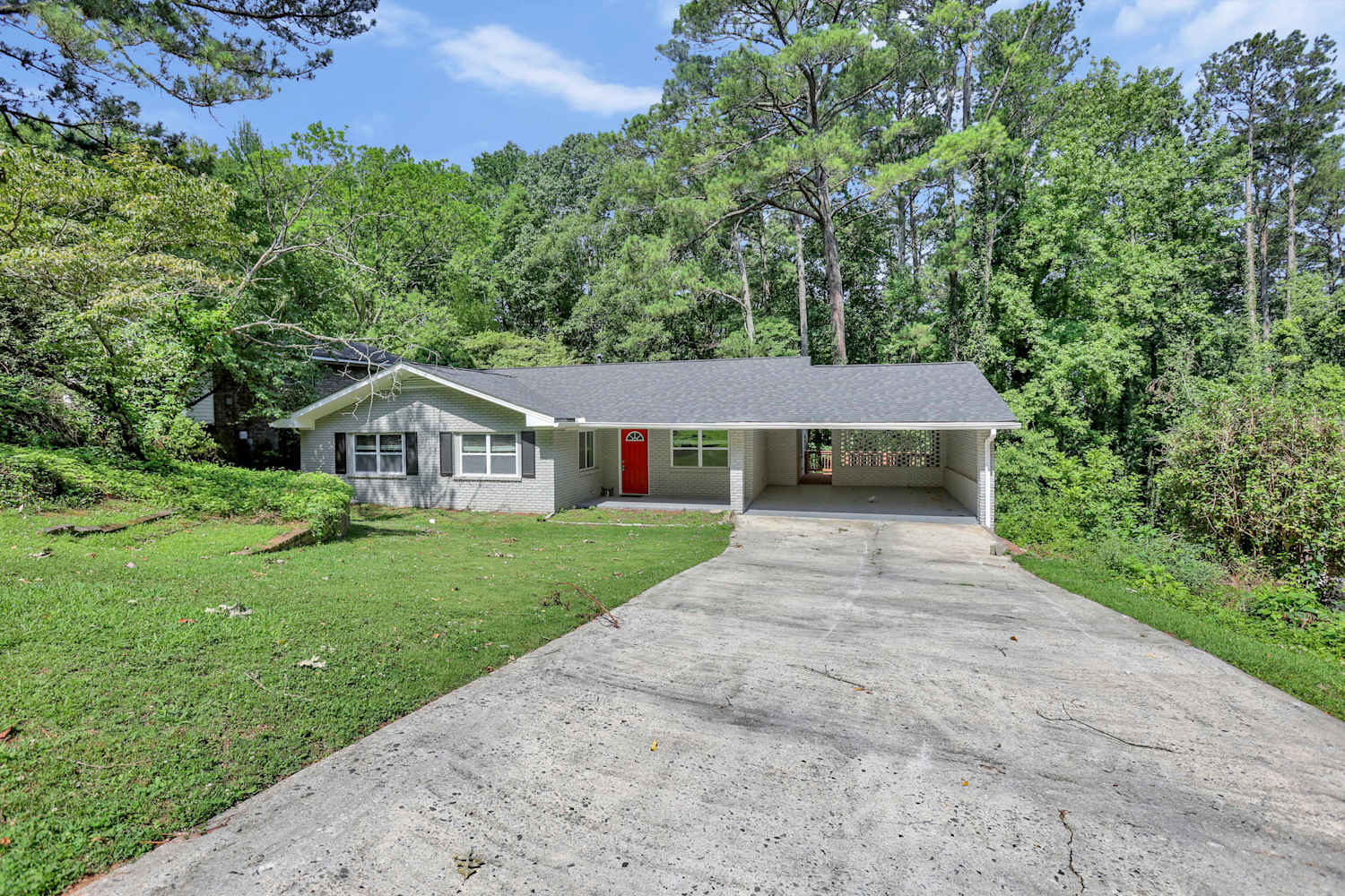 Front of 3187 Flamingo Dr, East Point, GA