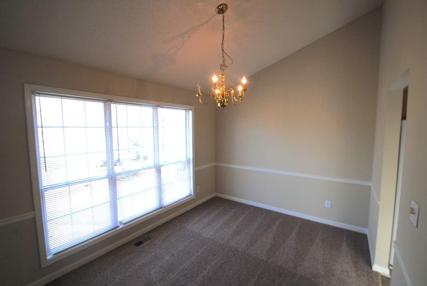 319 Chesapeake Rdg, Woodstock photo 6