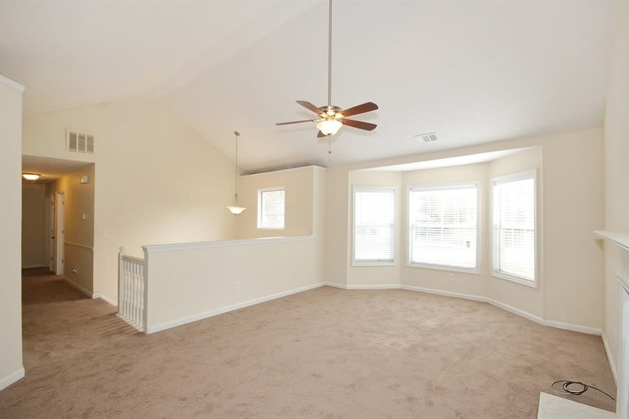 320 Ashland Manor Dr, Lawrenceville photo 2