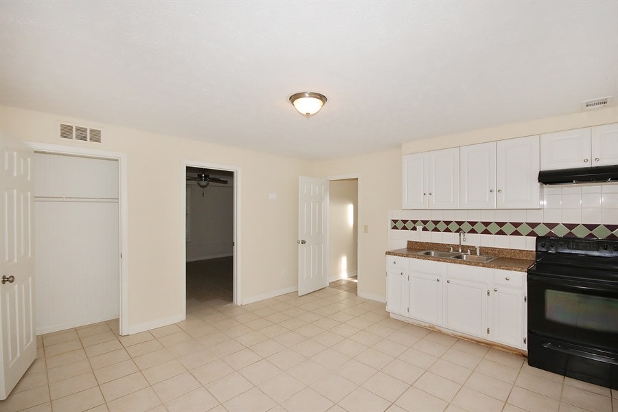 320 Ashland Manor Dr, Lawrenceville photo 8
