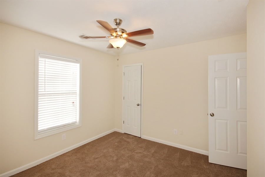 320 Ashland Manor Dr, Lawrenceville photo 12