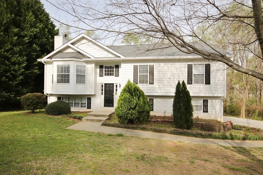 320 Ashland Manor Dr, Lawrenceville photo 1