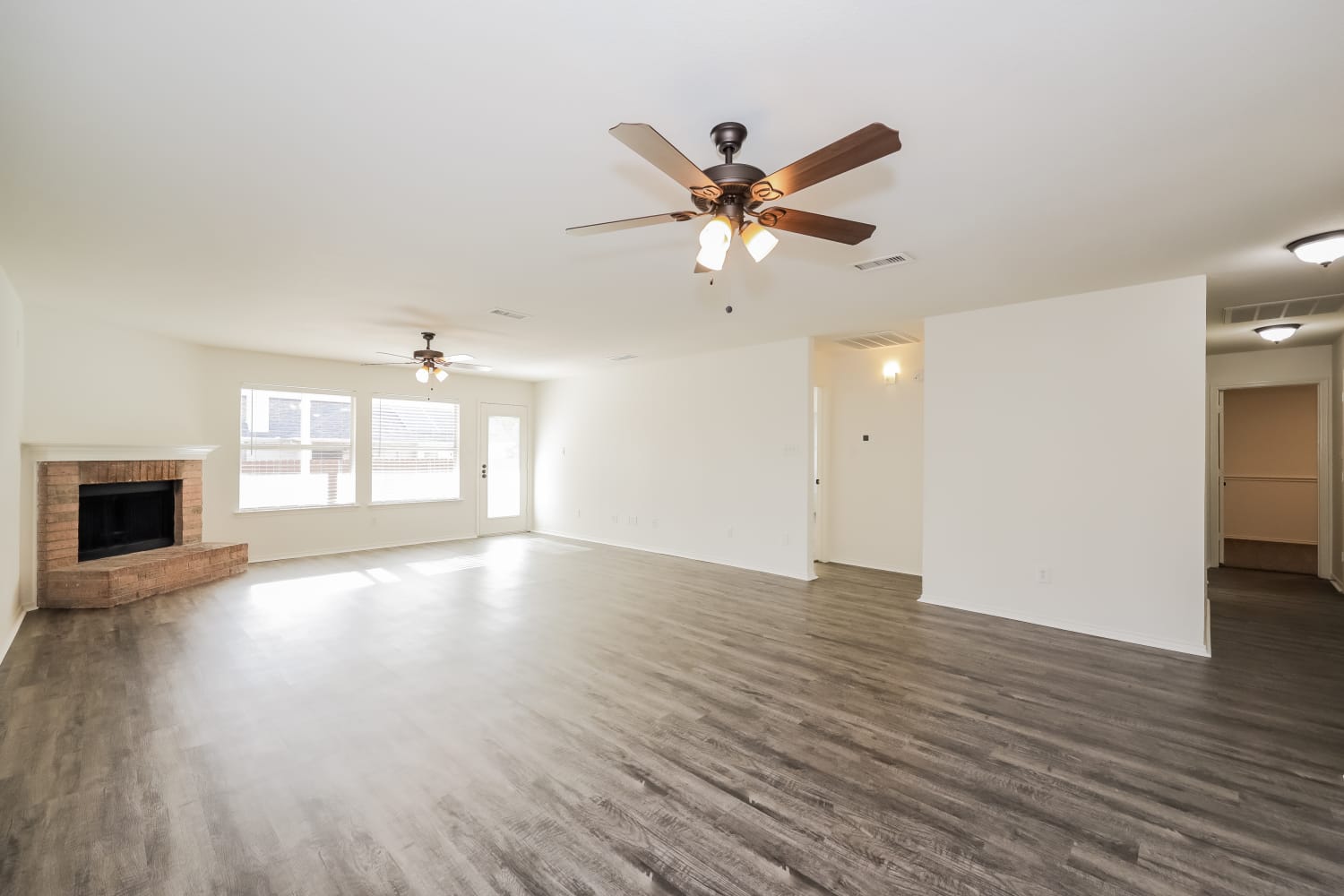 320 Bicole Dr, Burleson photo 3