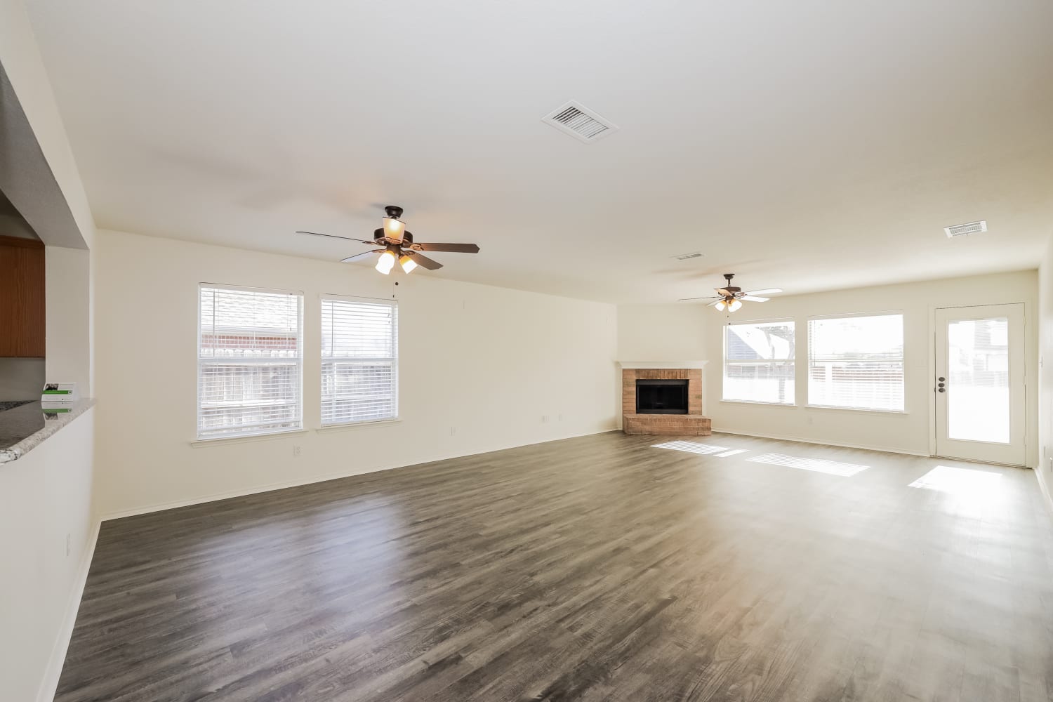 320 Bicole Dr, Burleson photo 4